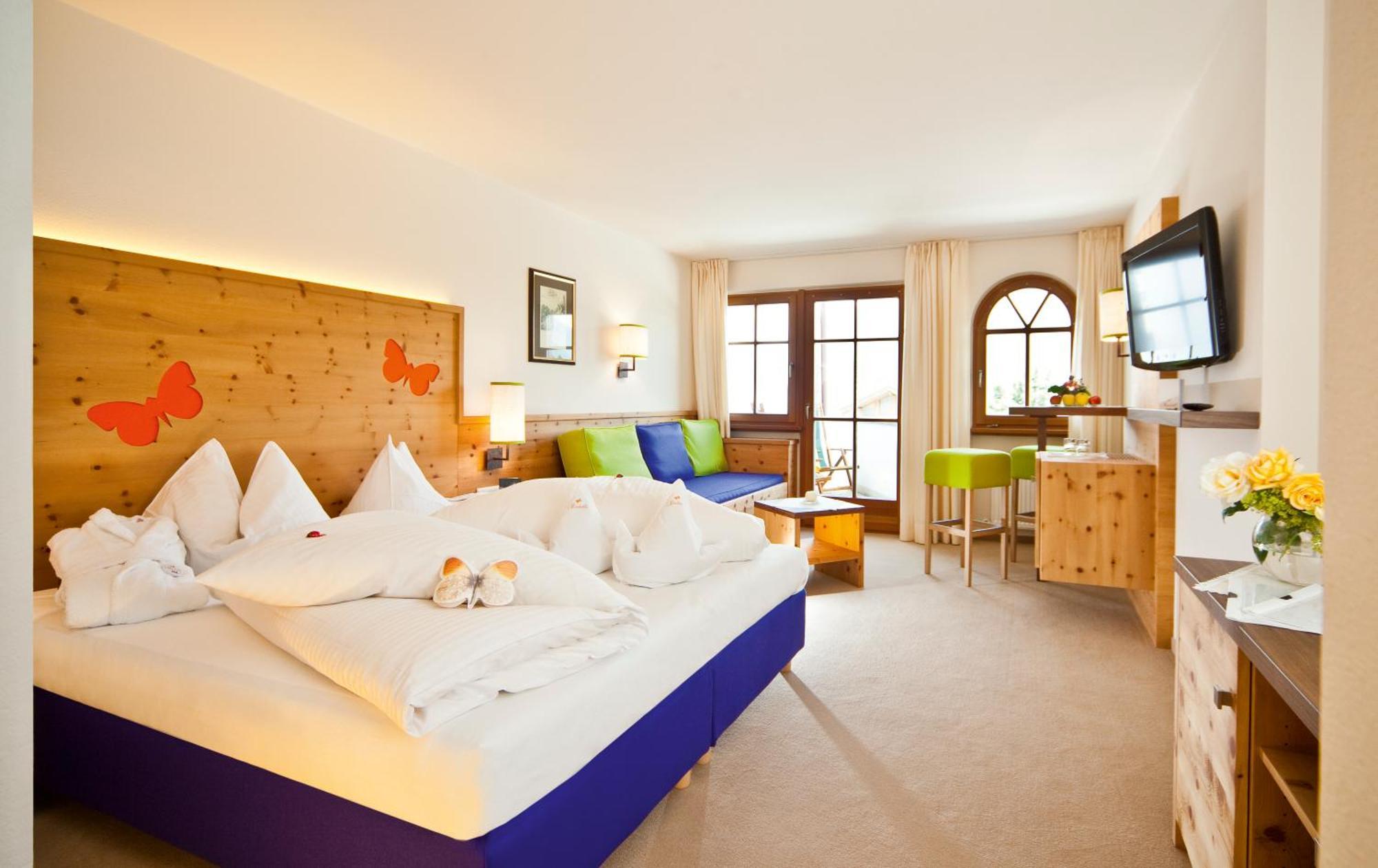 Mirabell Dolomites Hotel - Luxury Ayurveda & Spa Olang Экстерьер фото