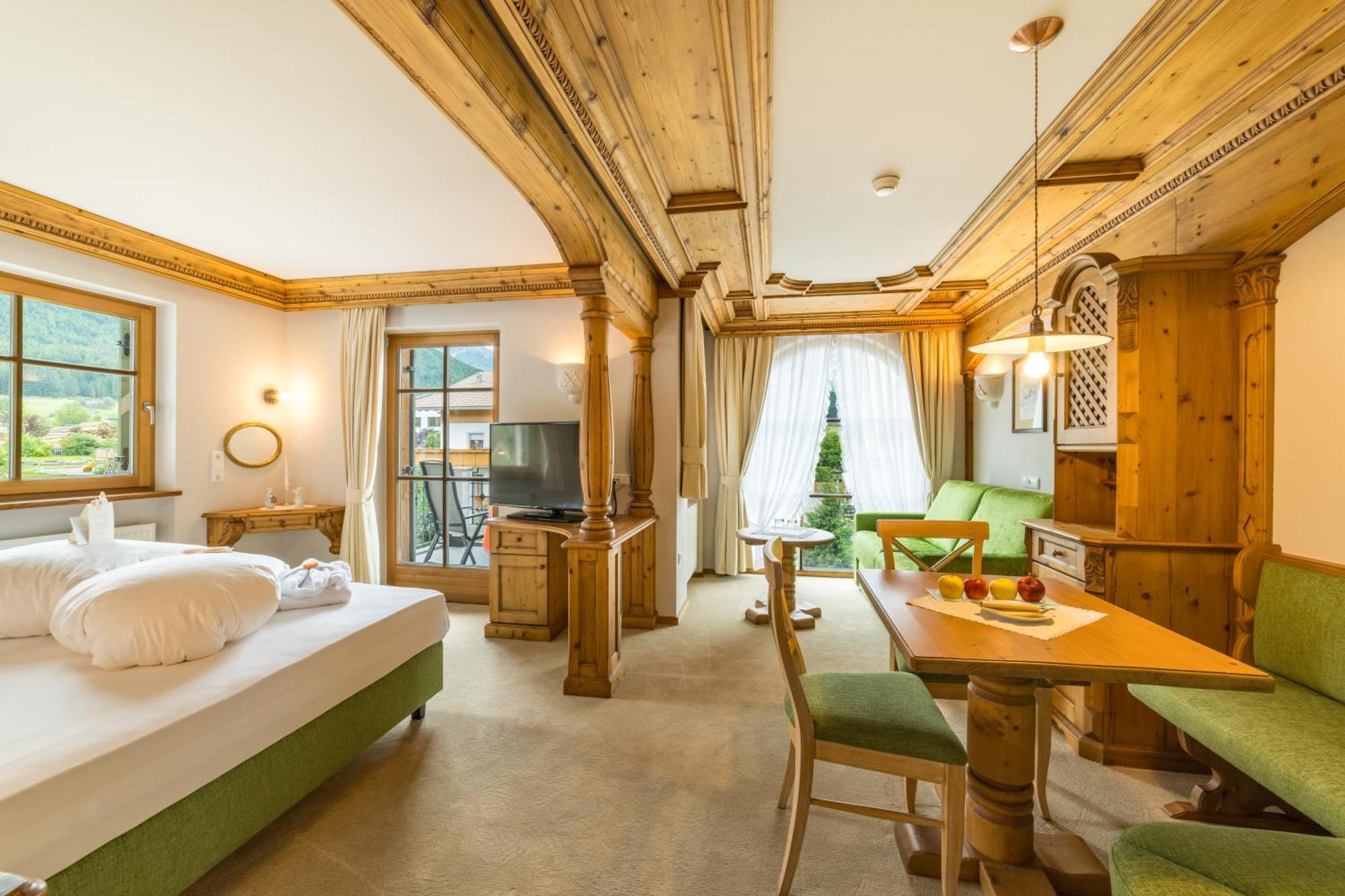 Mirabell Dolomites Hotel - Luxury Ayurveda & Spa Olang Экстерьер фото
