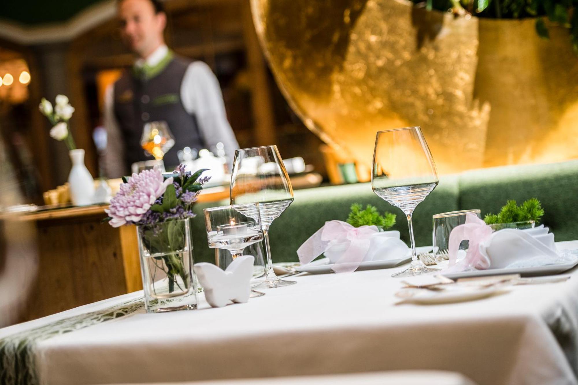 Mirabell Dolomites Hotel - Luxury Ayurveda & Spa Olang Экстерьер фото