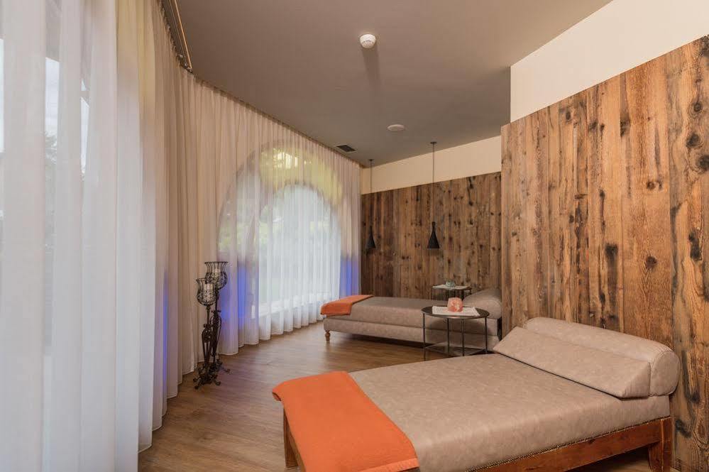 Mirabell Dolomites Hotel - Luxury Ayurveda & Spa Olang Экстерьер фото